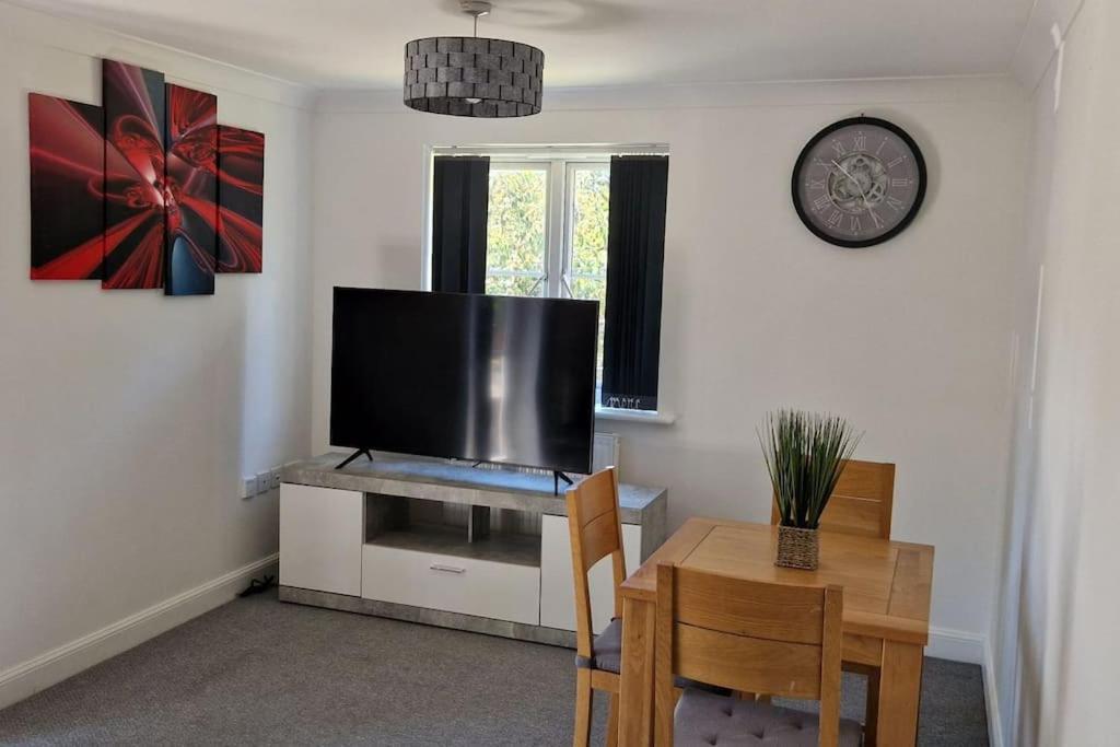 Greenhithe Cosy Apartment, Netflix And Sport Channels Kültér fotó